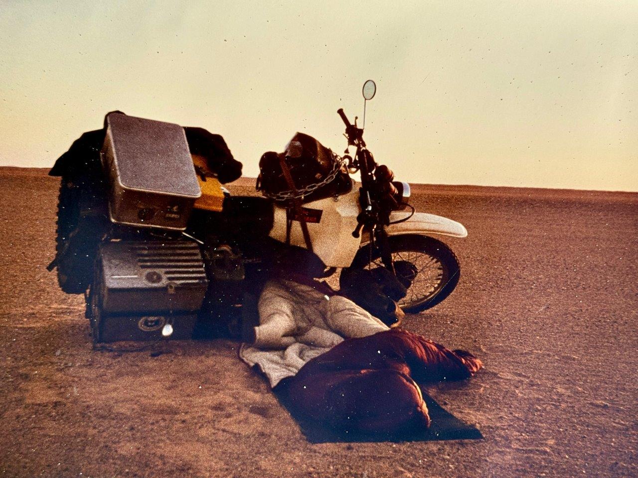 XT Ténéré in der Wüste während der Afrika-Tour
